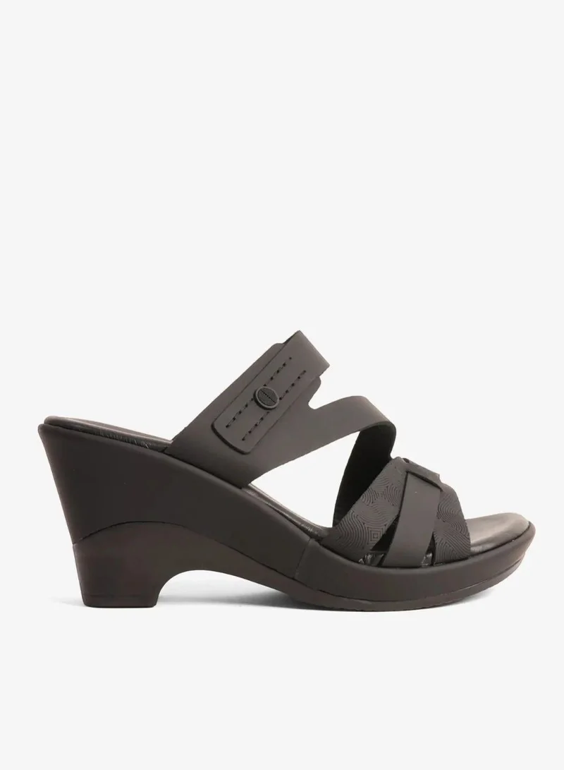 كومفورت بلس صنادل جلدية مريحة بفتحات وكعب منخفض أسود